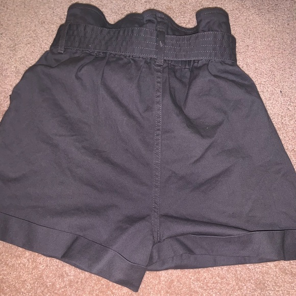 NEW Grey paper bag garage shorts size small!! - Picture 5 of 5